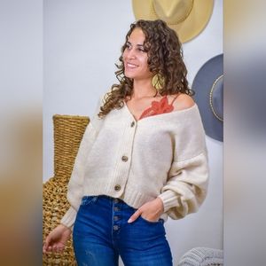 CREAM BUTTONED KNIT SWEATER